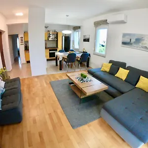 Apartament Sunny By The Beach, Kaštel Štafilić
