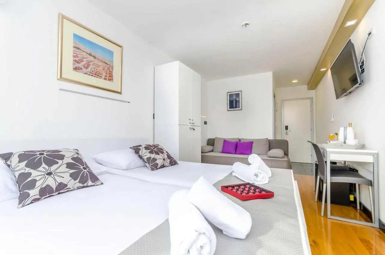 Guest house All Saints Suites B&B Kastela Kastel Stafilic